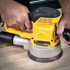 AB/125/180A - Aluminium Oxide Random Orbital Sanding Disc 180 Grit 125mm 10pc 21 AB/125/180A - Aluminium Oxide Random Orbital Sanding Disc 180 Grit 125mm 10pc -ToolMaster Shop ab 125 180a feat3