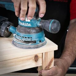 AB/150/120A - Aluminium Oxide Random Orbital Sanding Disc 120 Grit 150mm 10pc -ToolMaster Shop ab 150 120a feat3