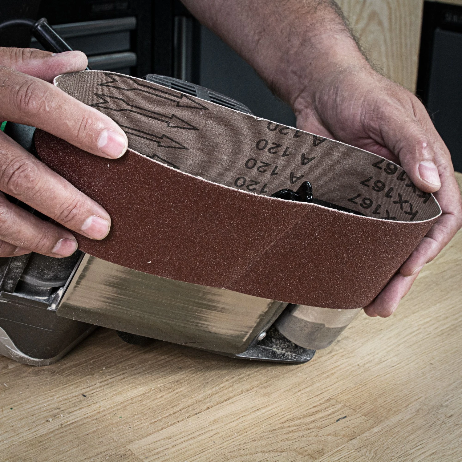 AB/B100/60A - Aluminium Oxide Sanding Belt 60 Grit 100mm X 610mm 3pc 7 AB/B100/60A - Aluminium Oxide Sanding Belt 60 Grit 100mm X 610mm 3pc - Image 5