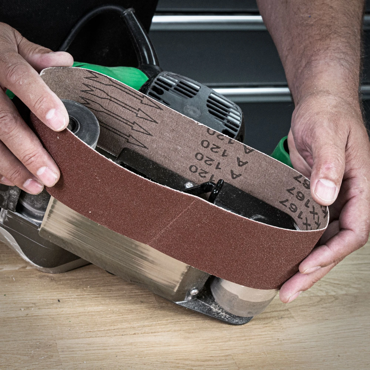 AB/B75A/40A - Aluminium Oxide Sanding Belt 40 Grit 75mm X 533mm 3pc 6 AB/B75A/40A - Aluminium Oxide Sanding Belt 40 Grit 75mm X 533mm 3pc - Image 4