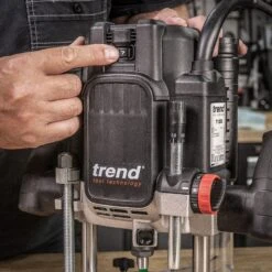 T12EK/EURO - 2300W 12mm Variable Speed Plunge Router 230V EU -ToolMaster Shop t12ek euro feat7