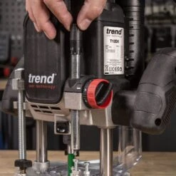 T12ELK - 2100W 1/2" Variable Speed Plunge Router 110V 32A UK -ToolMaster Shop t12elk feat13