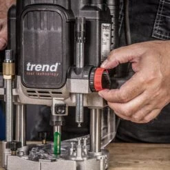 T14EK/EURO - 2300W 12mm Dual-Mode Plunge Router 230V EU -ToolMaster Shop t14ek feat16 1