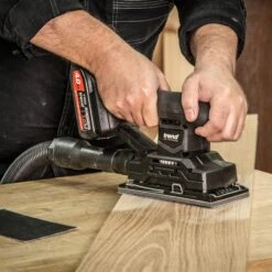 T18S/BA4AM - T18S 18V 4Ah TXLI Battery - UK & Eire Sale Only -ToolMaster Shop t18s ba4a feat1 5