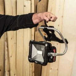 T18S/SLB - T18S 18V LED Area Light (Bare Tool) - UK & Eire Sale Only -ToolMaster Shop t18s slb feat4 5