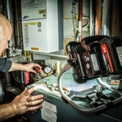 T18S/SLB - T18S 18V LED Area Light (Bare Tool) - UK & Eire Sale Only -ToolMaster Shop t18s slb feat6 5