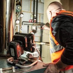 T18S/SLB - T18S 18V LED Area Light (Bare Tool) - UK & Eire Sale Only -ToolMaster Shop t18s slb feat7 4