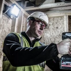 T18S/SLB - T18S 18V LED Area Light (Bare Tool) - UK & Eire Sale Only -ToolMaster Shop t18s slb feat9 4