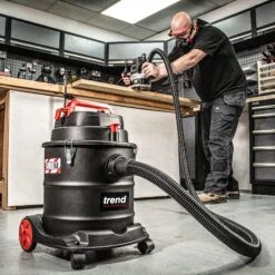 T32/EURO - Vacuum Cleaner M-Class 800W 230V - Euro Plug - Authorised Distributors Only -ToolMaster Shop t32 router