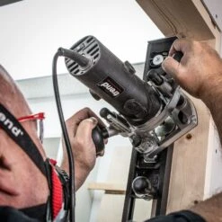 T4EK/EURO - 850W 8mm Variable Speed Plunge Router 230V EU -ToolMaster Shop t4ek feat1 1