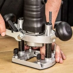 T4EK/EURO - 850W 8mm Variable Speed Plunge Router 230V EU -ToolMaster Shop t4ek feat4 1