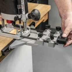 T5EB/MK2 - 1000W 1/4 Inch Variable Speed Plunge Router 240V UK -ToolMaster Shop t5eb mk2 feat12