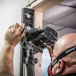 T5EB/MK2 - 1000W 1/4 Inch Variable Speed Plunge Router 240V UK -ToolMaster Shop t5eb mk2 feat3