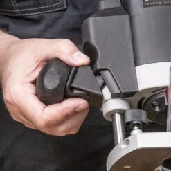 T5EB/MK2 - 1000W 1/4 Inch Variable Speed Plunge Router 240V UK -ToolMaster Shop t5eb mk2 feat9