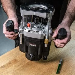 T8EK - 2200W 1/2" Dual-Mode Plunge Router 240V UK -ToolMaster Shop t8 feat11