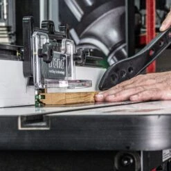 T8EK/EURO - 2200W 12mm Dual-Mode Plunge Router 230V EU -ToolMaster Shop t8 feat7 2