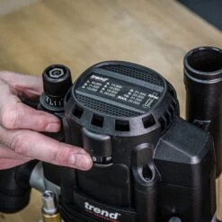 T8EK - 2200W 1/2" Dual-Mode Plunge Router 240V UK -ToolMaster Shop t8 feat9